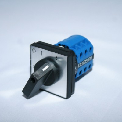 ISOLATOR HỘP NHỰA IP66-67