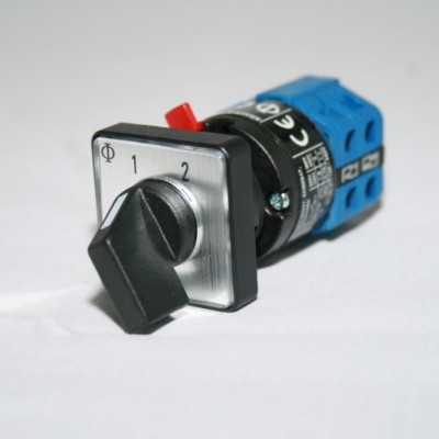 KHÓA ĐÓNG CẮT MÁY CẮT HẠ THẾ